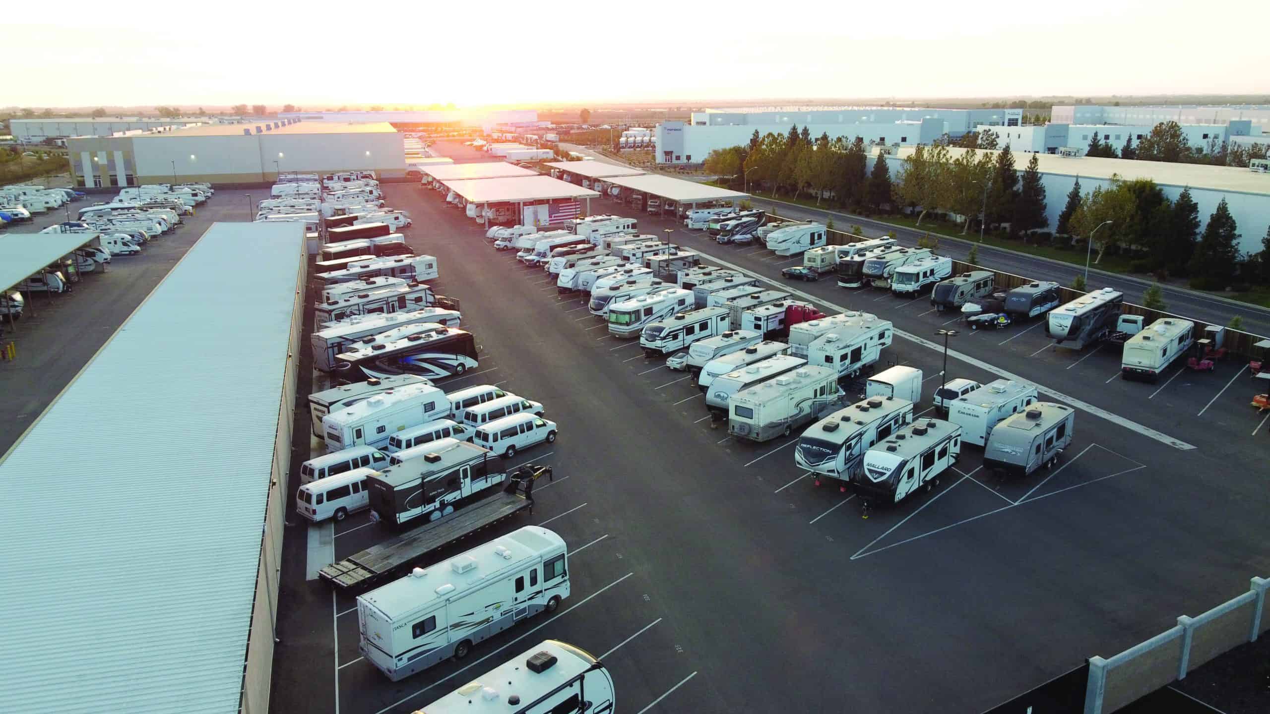 DCIM100MEDIADJI_0028.JPG Photo of RVs in the outdoor parking areas