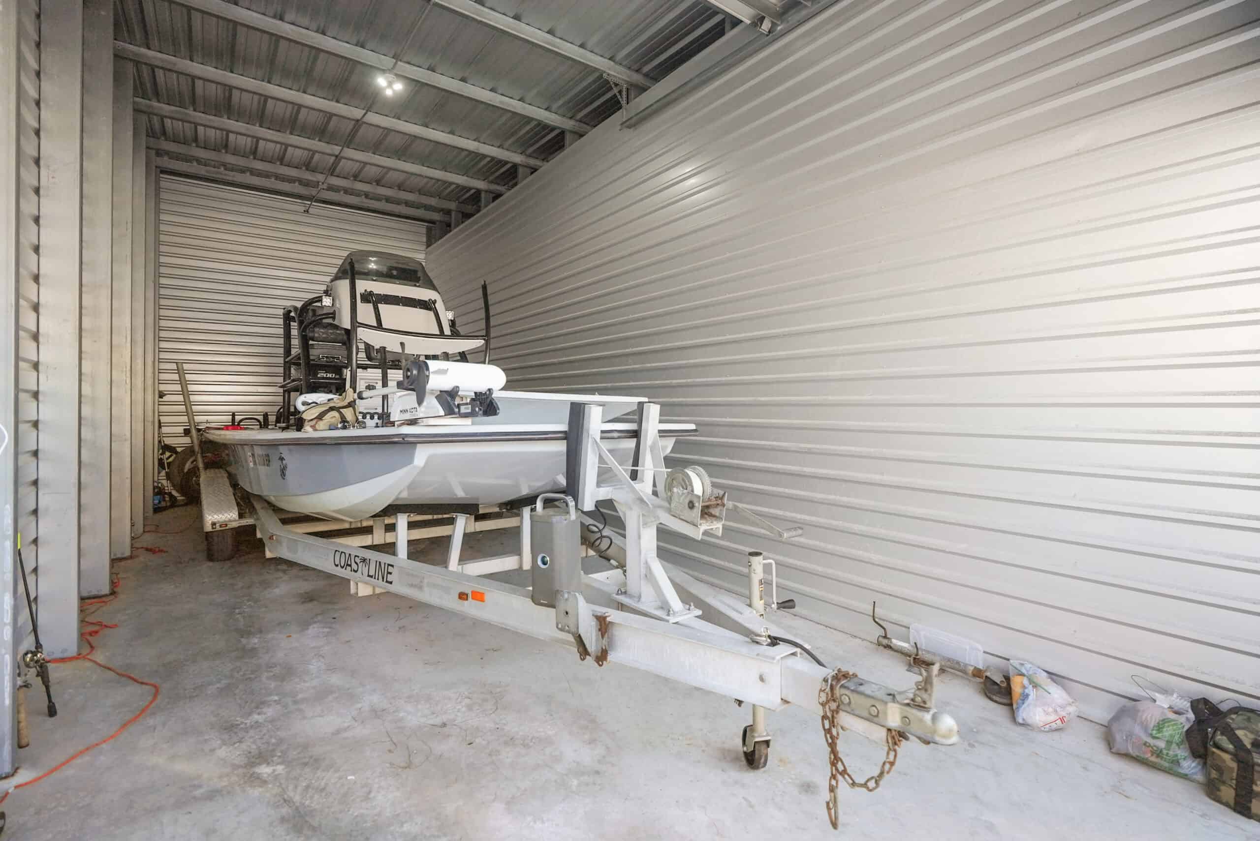 32-DSC05552 Enclosed boat storage indoor unit